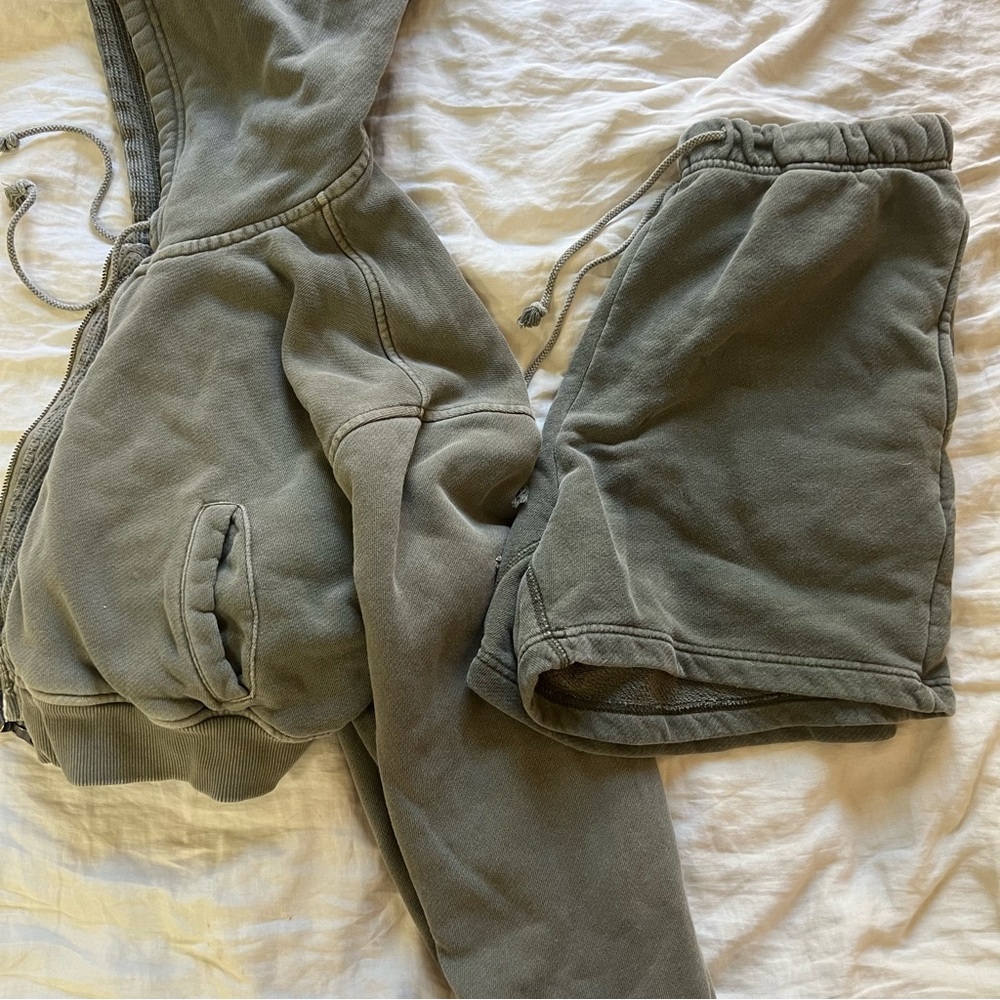 Elwood Set